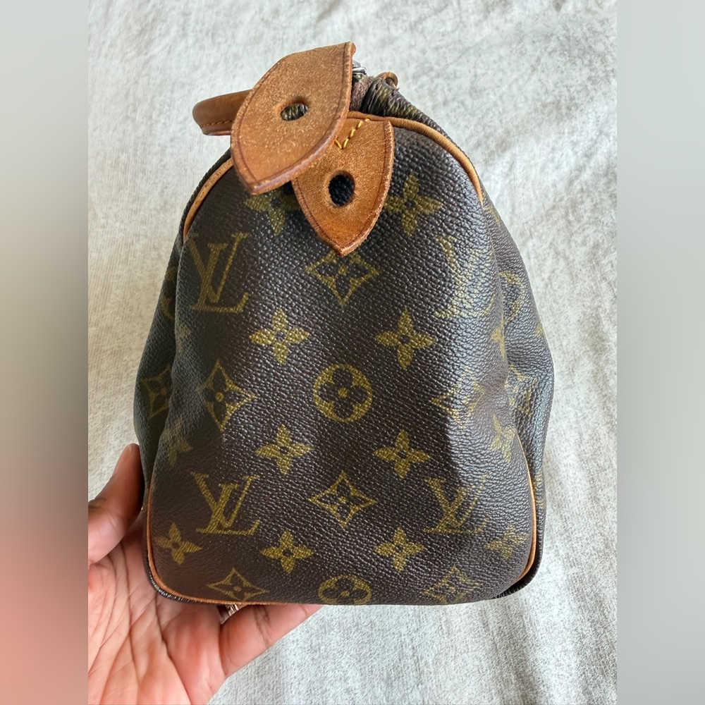 Vintage Louis Vuitton Monogram Speedy 25 - Picture 8 of 16